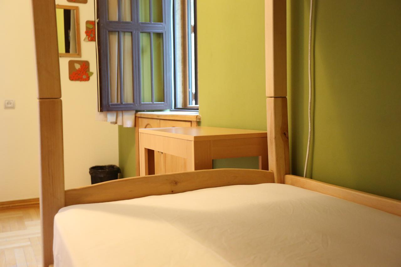 Envoy Hostel And Tours Tbilisi Exteriör bild