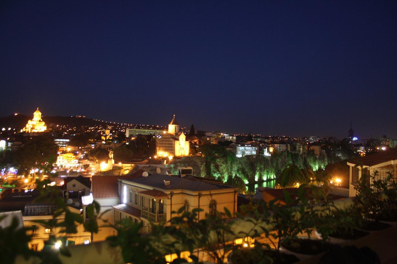 Envoy Hostel And Tours Tbilisi Exteriör bild
