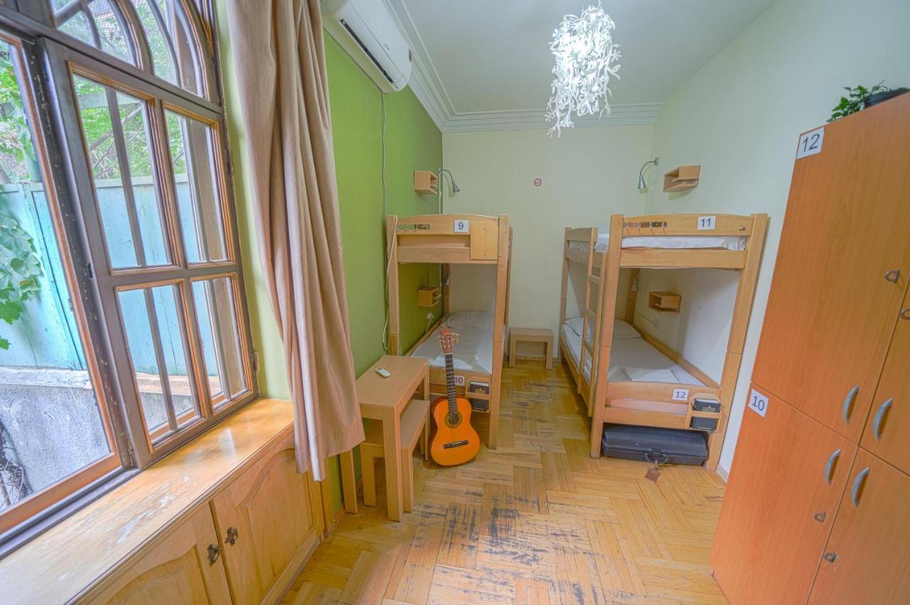 Envoy Hostel And Tours Tbilisi Exteriör bild