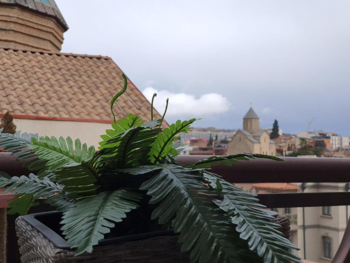 Envoy Hostel And Tours Tbilisi Exteriör bild