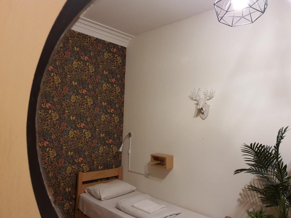 Envoy Hostel And Tours Tbilisi Exteriör bild